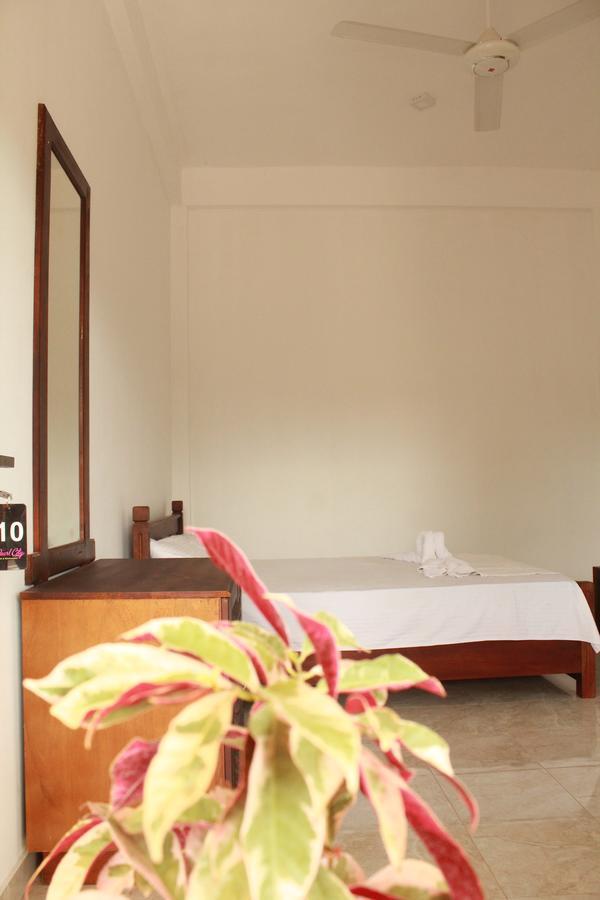 Pearl City Hotel 蒂瑟默哈拉默 外观 照片