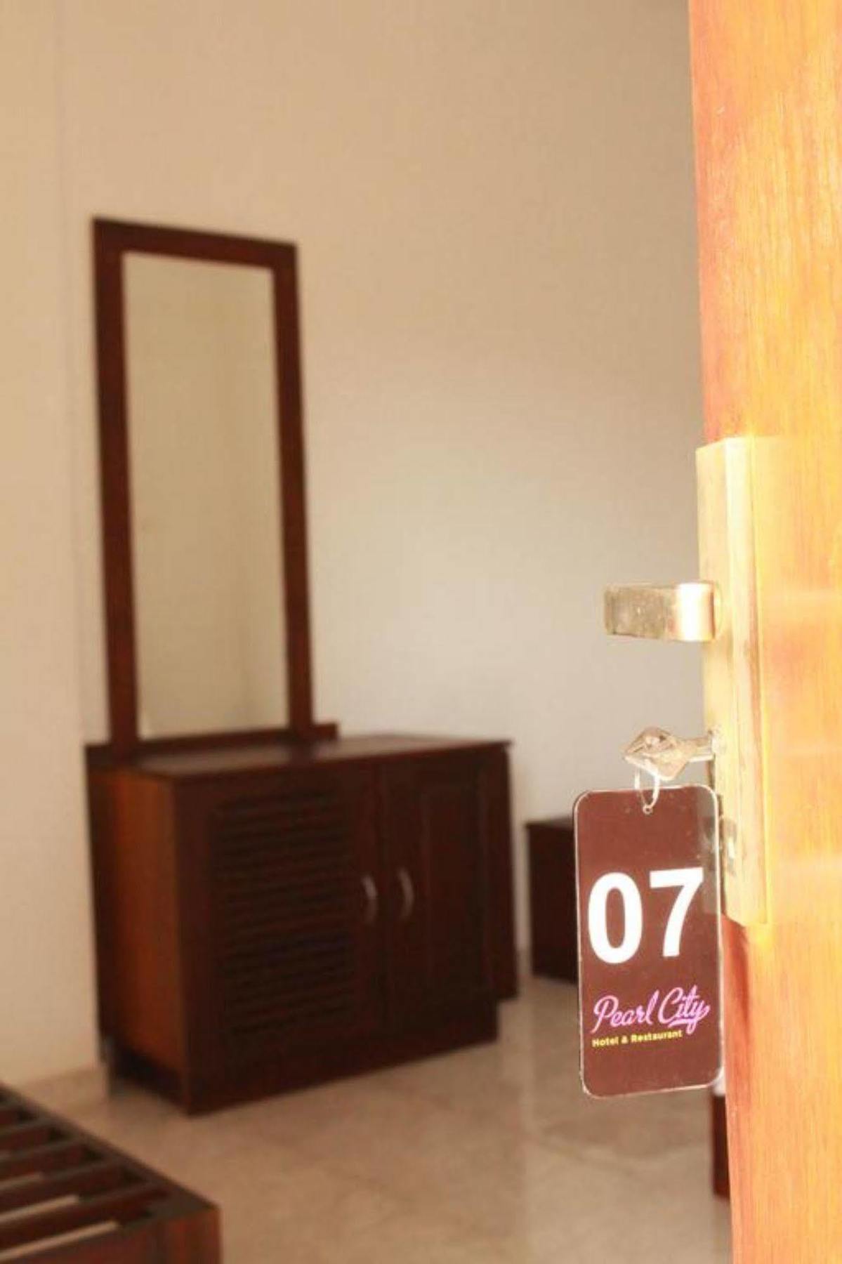 Pearl City Hotel 蒂瑟默哈拉默 外观 照片